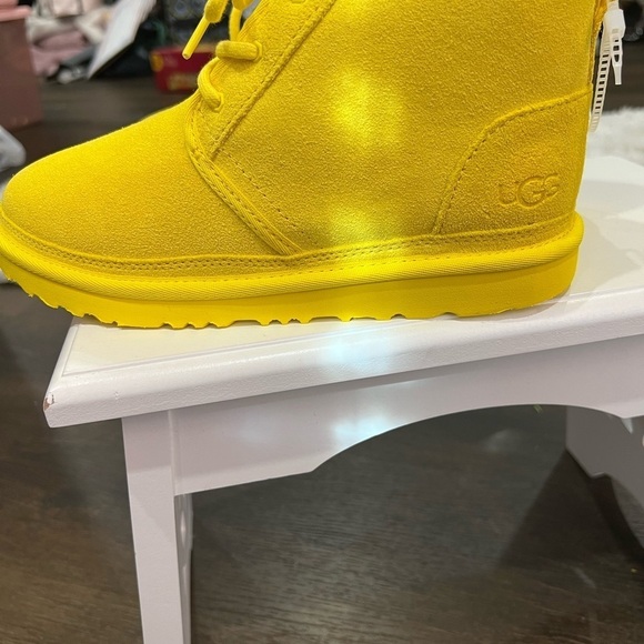 UGG Women's Neumel Fashion Boot - Picture 8 of 9